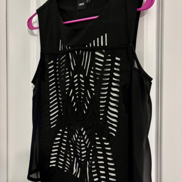 Sleeveless Black Asos Shirt with Cutouts and Sheer Sides (Size 8) - Picture 2 of 3